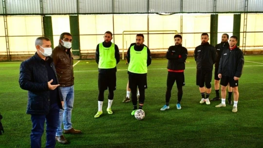 Başkan Çınar, Yeşilyurt Belediyespor'a moral ziyaretinde bulundu