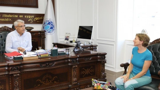 Başkan Güder, Arslantepe kazı heyeti başkanı Restelli'yi konuk etti