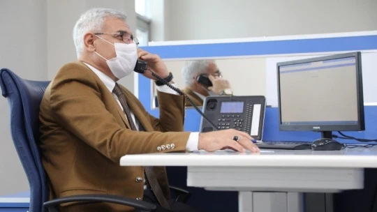 Başkan Güder, çağrı merkezine gelen talepleri dinledi