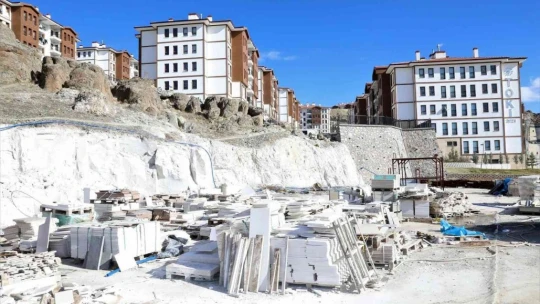 Başkan Güder'den depremzede gençlere müjde