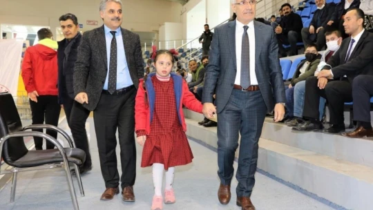 Başkan Güder'den down sendromlu çocuklara özel ilgi