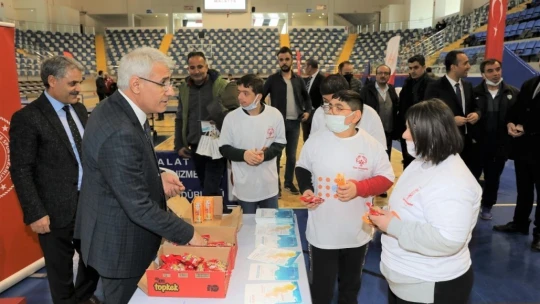 Başkan Güder'den down sendromlu çocuklara özel ilgi