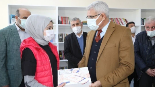 Başkan Güder, yüz yüze eğitimin ilk gününde öğrencilerle buluştu