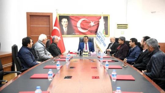 Başkan Gürkan'a esnaflardan plaket