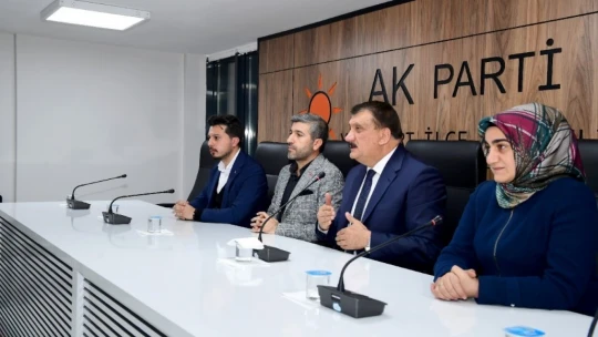 Başkan Gürkan, AK Parti Yeşilyurt İlçe Başkanlığını ziyaret etti