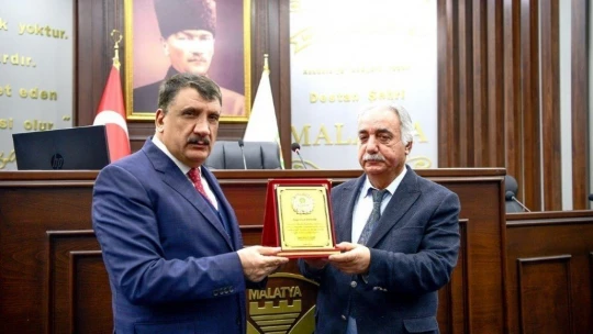 Başkan Gürkan istişare toplantısında yöneticilerle bir araya geldi