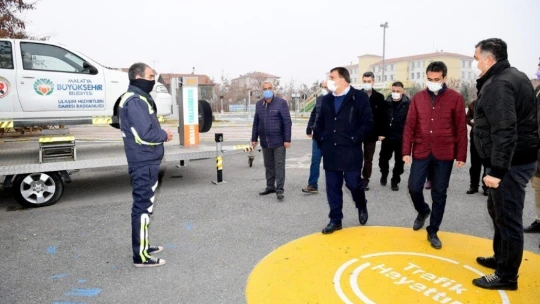 Başkan Gürkan Mersedes Kadir Trafik Eğitim Parkını inceledi
