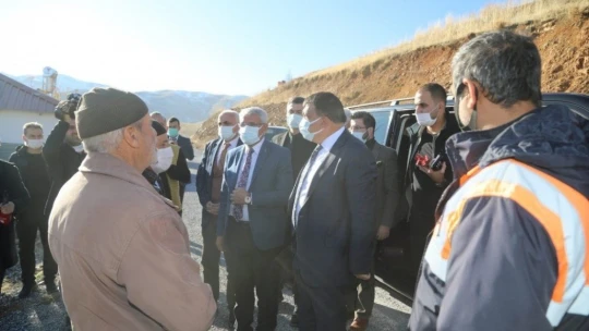 Başkanlar deprem bölgesinde inceleme yaptı