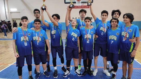 Basketbol'da kupalar sahibini buldu