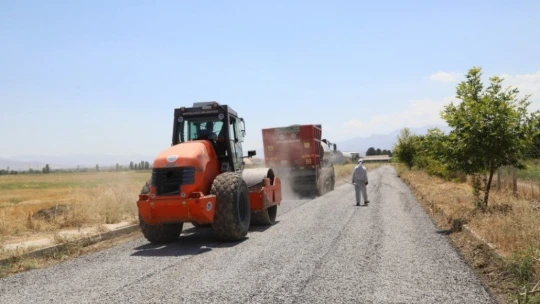 Battalgazi Belediyesi, Turgut Özal Üniversitesinde asfalt serimi yaptı
