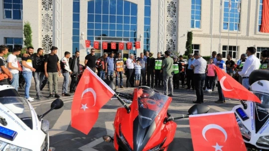 Battalgazi'de motosiklet kortejli Zafer Bayramı kutlaması