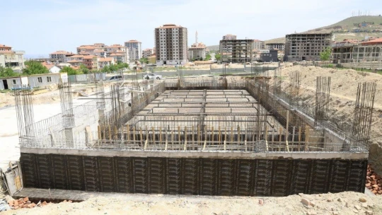Battalgazi'de yarı olimpik havuz çalışmaları sürüyor