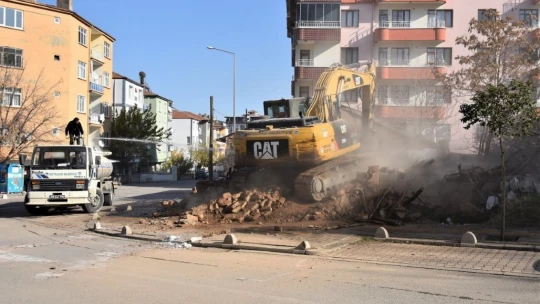 Battalgazi'deki metruk binalar tek tek yıkılıyor