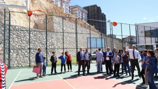 Battalgazi'deki spor sahaları törenle hizmete açıldı