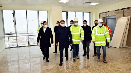 Battalgazi Devlet Hastanesi'nde iç dekorasyon sürüyor