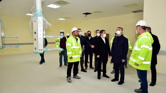 Battalgazi Devlet Hastanesi'nde iç dekorasyon sürüyor