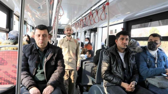 Battalgazi'nin torunları trambüste Sarıkamış şehitlerini andı