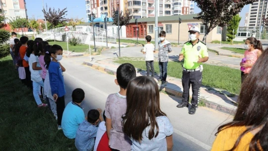Battalgazi trafik eğitim parkı, minik öğrencileri konuk etti