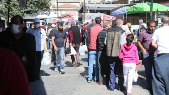 Bayram alışverişi Covid-19'u unutturdu