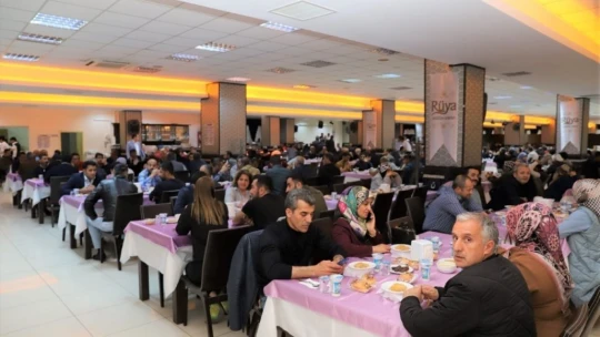 Belediye personeli iftarda buluştu