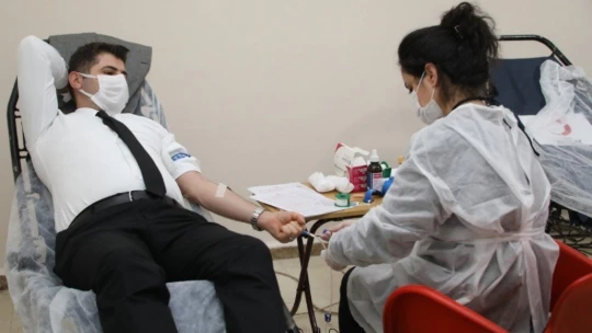 Belediye personeline Kızılay'a kan desteği