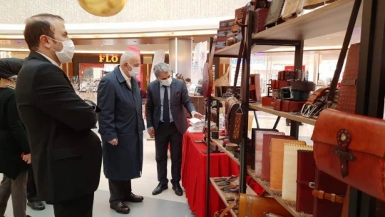 Beydağı Gençlik Merkezi'nin sergisi AVM'de açıldı