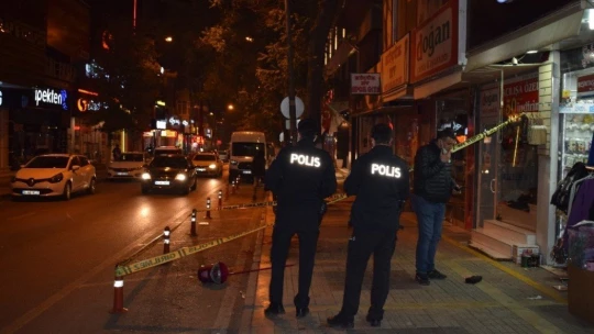 Bıçaklı kavgada 2 kardeş yaralandı