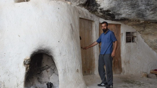 Bin 700 metre yükseklikteki mağara evler ilgi odağı oldu