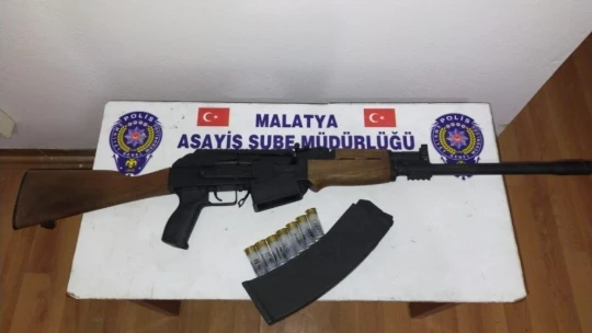 Bir kişinin öldüğü 2 kişinin de yaralandığı silahlı saldırı olayının failleri tutuklandı