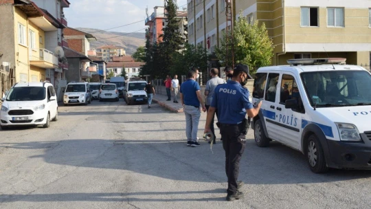 Bir kişiyi silahla yaraladı ardından intihara kalkıştı