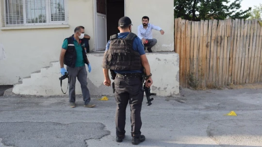 Bir kişiyi silahla yaraladı ardından intihara kalkıştı