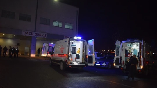 Birbirlerini bıçaklayan çift kurtarılamadı