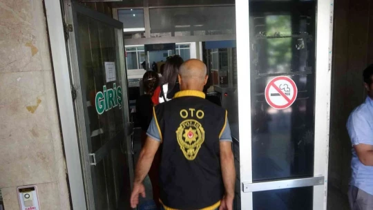 Bohçacı süsü ile hırsızlık yapan kadınlar tutuklandı