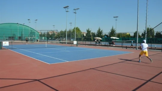 Bölge Tenis turnuvası çekişmeli geçti
