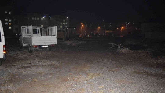 Boşanma aşamasındaki eşini defalarca bıçaklayarak öldürdü