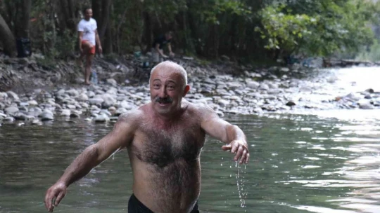 Bu da cümbüşlü klarnetli Tarzan