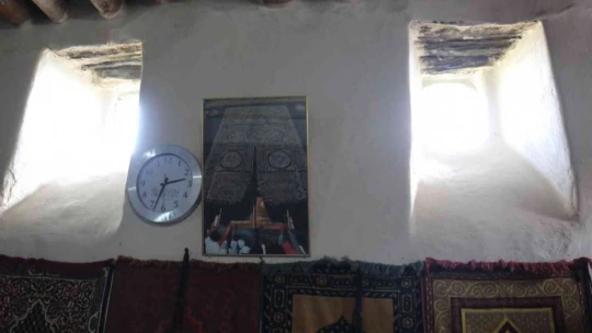 Bu evin pencerelerini gören bir daha bakıyor