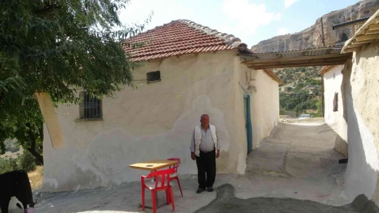 Bu evin pencerelerini gören bir daha bakıyor