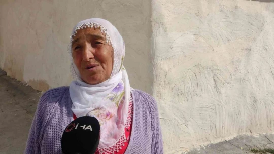 Bu evin pencerelerini gören bir daha bakıyor