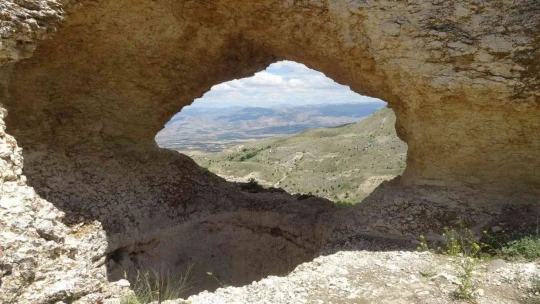 Bu mağara binlerce yıldır gizemini koruyor
