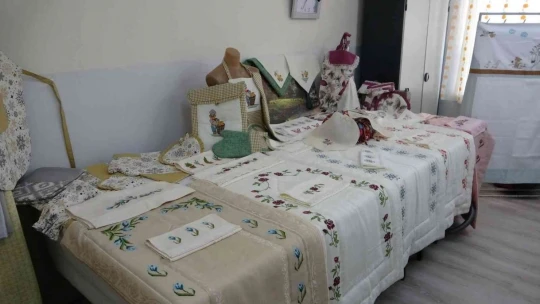 Bu okulda ders zili hem öğrenci hem veliler için çalıyor