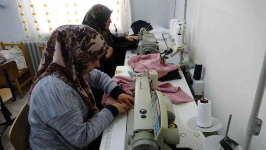 Bu okulda ders zili hem öğrenci hem veliler için çalıyor