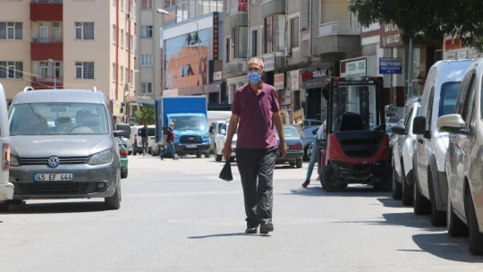 Çalınan aracını sokak sokak arıyor