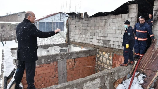 Çatı yangını korkuttu