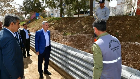Çınar, Beylerderesi şehir parkındaki çalışmaları inceledi