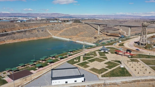 Çınar, Beylerderesi şehir parkındaki çalışmaları inceledi
