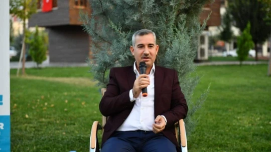 Çınar, bilgi evinde gençlerle bir araya geldi