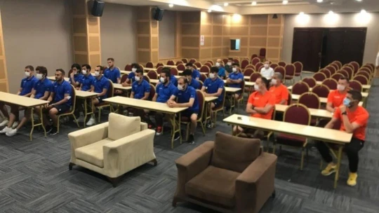 Çınar'dan Yeşilyurt Belediyespor kampına ziyaret