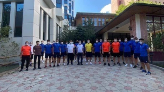 Çınar'dan Yeşilyurt Belediyespor kampına ziyaret