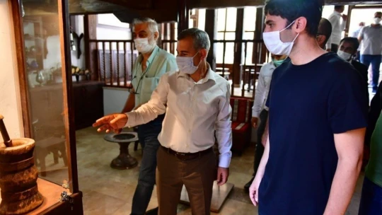 Çınar, koku filminin oyuncularını misafir etti